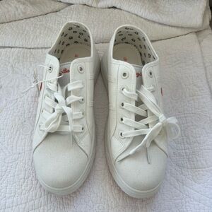 Tommy Bahama White Canvas Sneakers sz8
